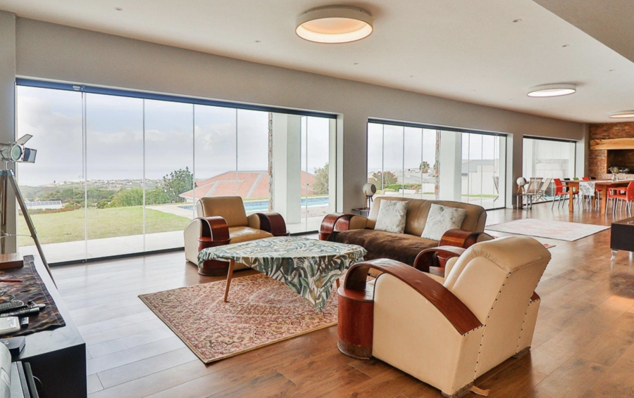 5 Bedroom Property for Sale in Onrus Western Cape